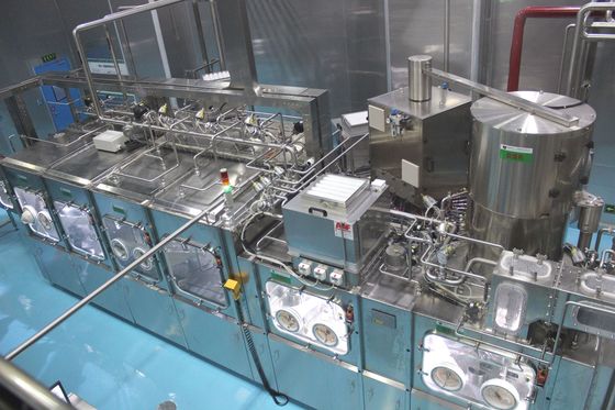 30000BPH αποστηρωμένη κρύα μηχανή πλήρωσης για το χυμό ποτών